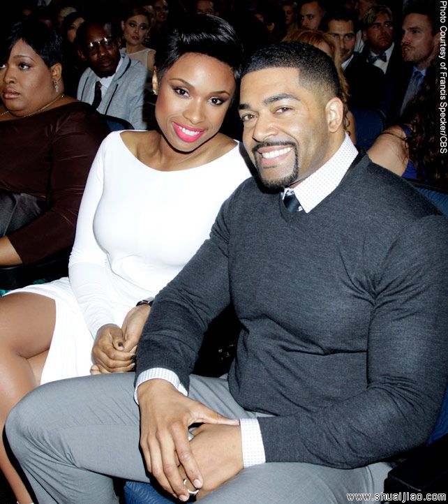 大卫·奥滕加出席2014美国观众票选奖