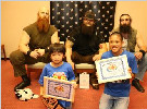 怀亚特家族有爱给小学生颁发WWE社区冠军