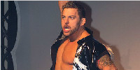 TNA冠军选手现场秀不慎腿部骨折