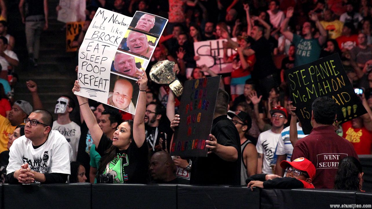 RAW 2014.08.26粉丝现场标语大荟萃牌