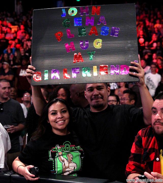 RAW 2014.08.26粉丝现场标语大荟萃牌