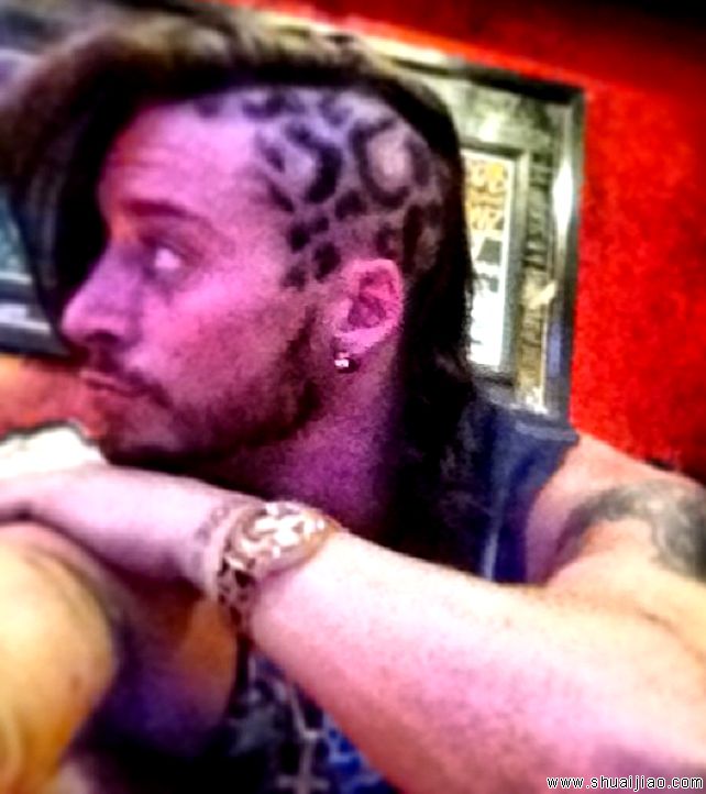 恩佐·阿莫雷粗暴的发型