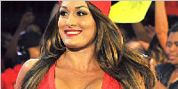 WWE女子选手尼基·贝拉专访 坦言最喜欢的身体部位