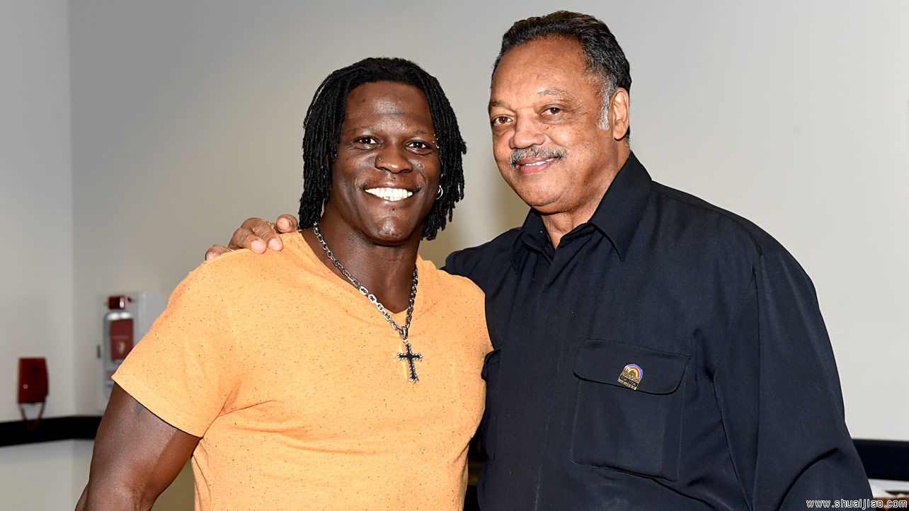 杰西·杰克逊（美国黑人民权领袖和演说家）参观RAW后台