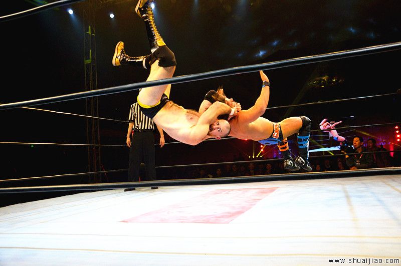 WWN中国巡回赛 中信国安第一城站火热开打