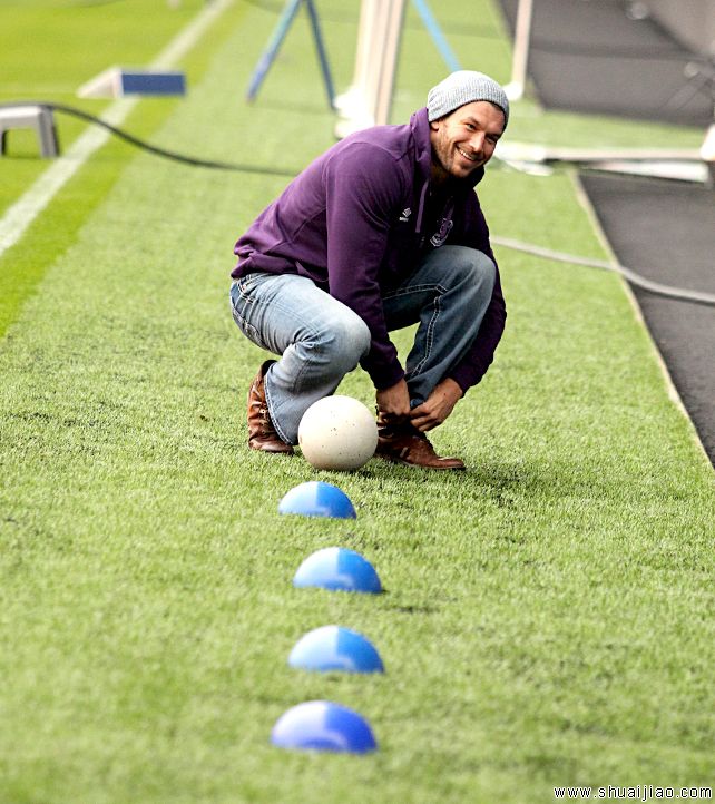 范丹戈访问埃弗顿足球俱乐部