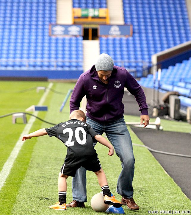 范丹戈访问埃弗顿足球俱乐部