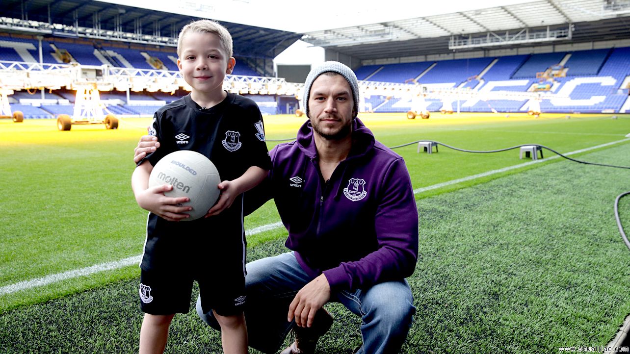 范丹戈访问埃弗顿足球俱乐部