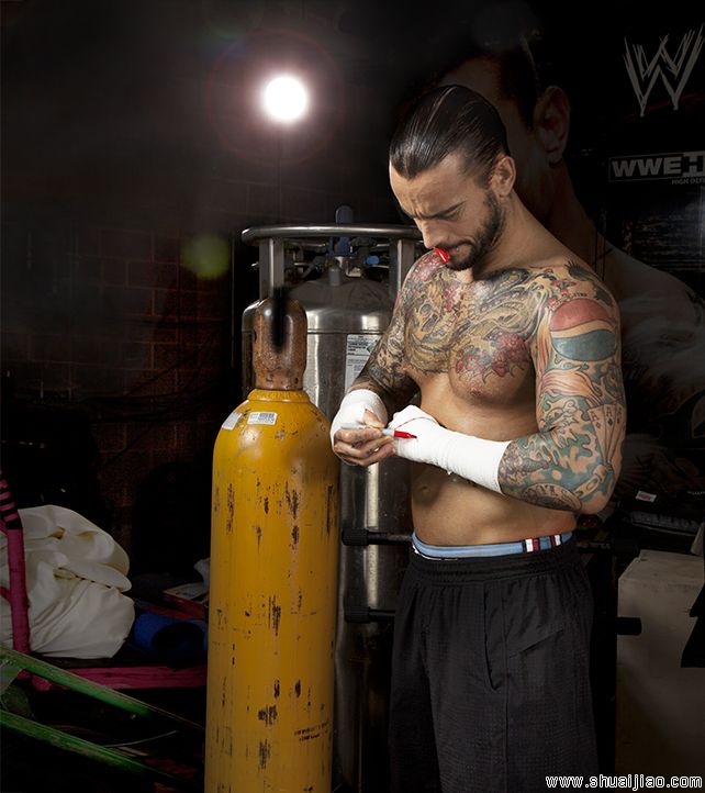 揭秘！WWE选手赛前百态！