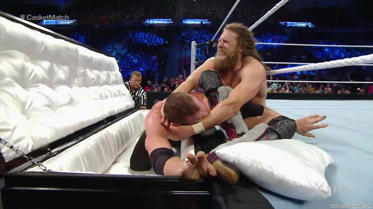 SmackDown战报：丹尼尔·布莱恩棺封凯恩