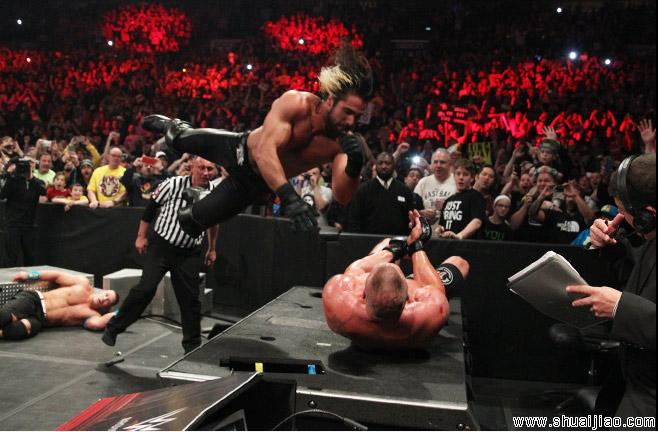 WWE安排受伤剧情，雷恩斯仅将击败”半“兽人