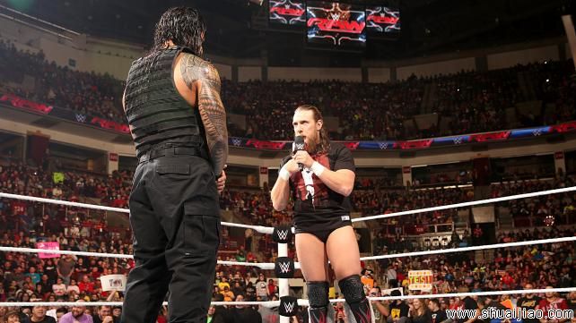 罗曼·雷恩斯与丹尼尔·布莱恩之间的对峙《RAW2015.02.10》