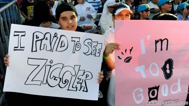 WWE2015 阿布扎比巡演第三天比赛图片