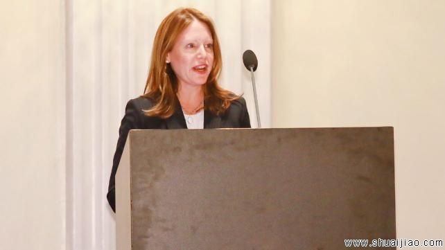 斯蒂芬妮·麦克曼主讲数字会议