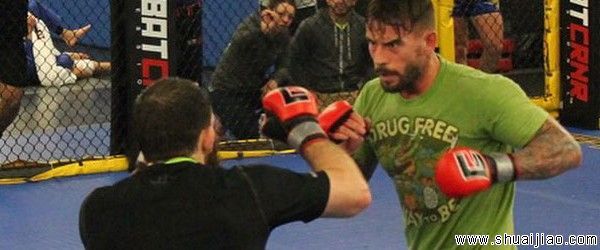 CM·朋克将于UFC 185陪伴轻量级冠军出场