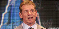WWE在RAW直播前举行的后台会议所为何事？