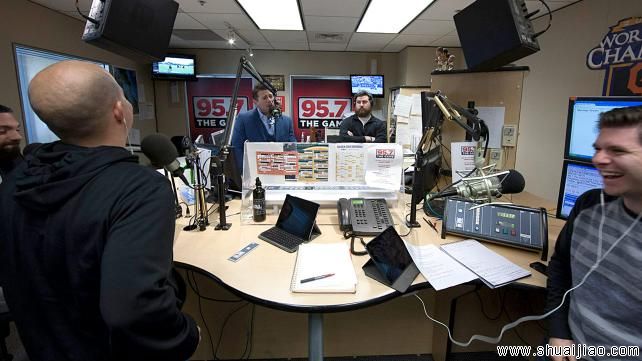 米兹和仙道在摔角狂热31采访现场