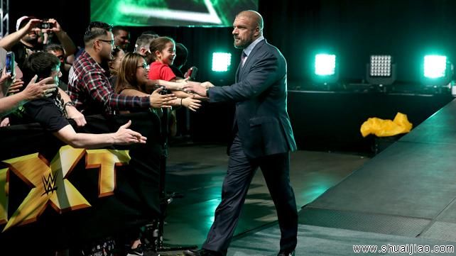 终极战士雕像公布于众