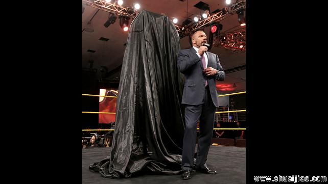 终极战士雕像公布于众