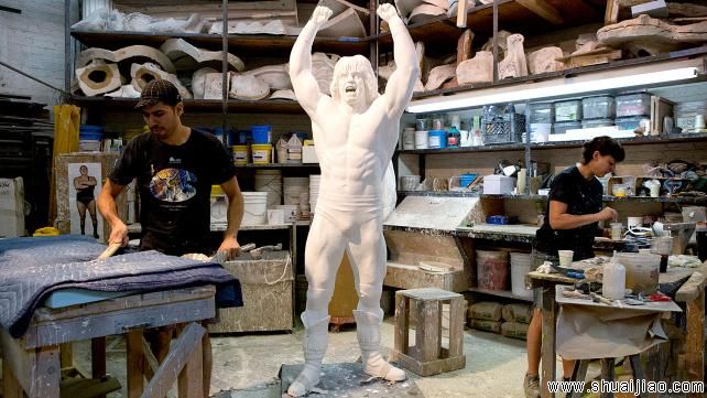 终极战士雕像制作过程