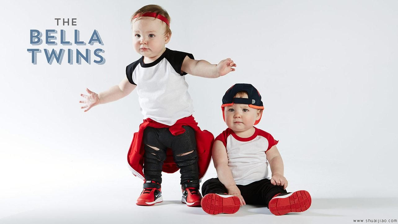 把宝宝们打扮成WWE巨星