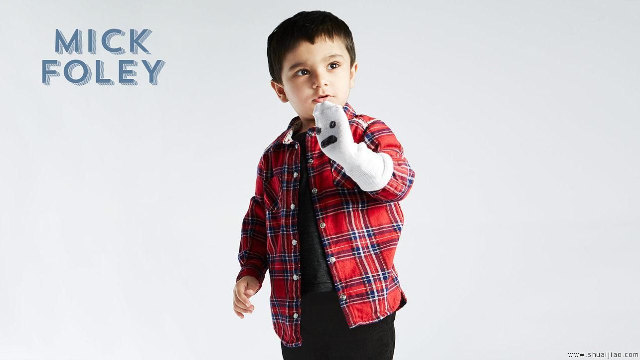 把宝宝们打扮成WWE巨星