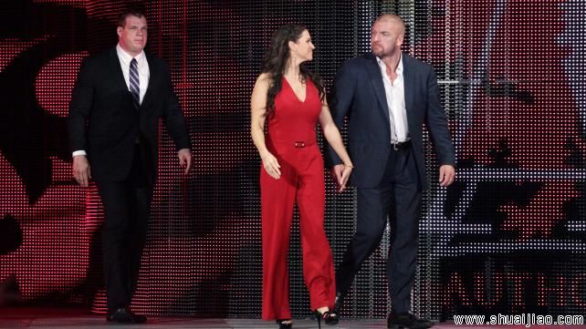 迪安·安布罗斯打断赛斯·罗林斯讲话《RAW 2015.05.19》