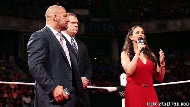 迪安·安布罗斯打断赛斯·罗林斯讲话《RAW 2015.05.19》