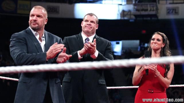 迪安·安布罗斯打断赛斯·罗林斯讲话《RAW 2015.05.19》