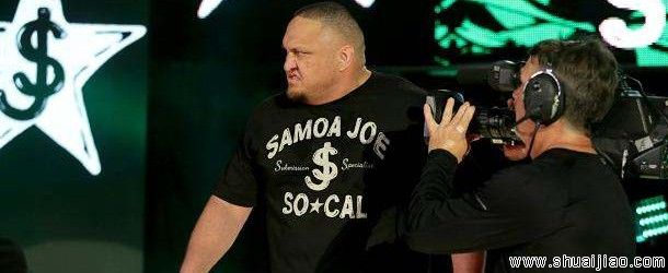 WWE有意安排萨摩亚·乔对战芬·巴洛尔？