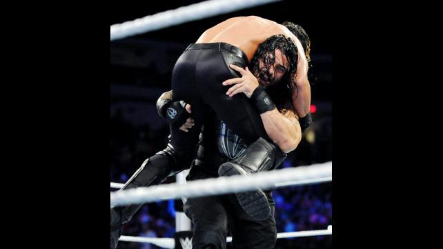 赛思·罗林斯对阵罗曼·雷恩斯《WWE SmackDown 2015.07.03》