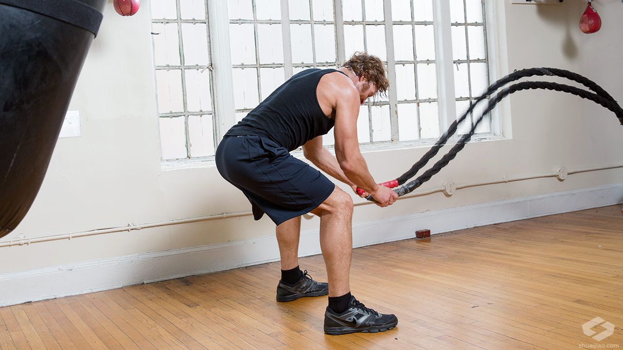 WWE巨星迪恩·安布罗斯的训练照片