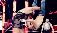 WWE RAW 2015.07.28比赛视频（中文2):迪安·安布罗斯对阵大秀哥