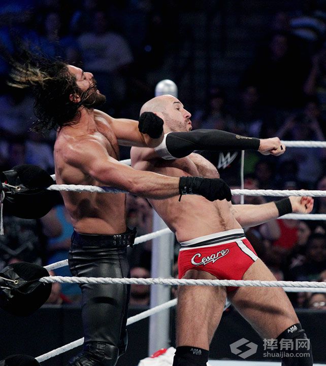 赛斯·罗林斯&凯文·欧文斯对阵塞萨罗&迪安·安布罗斯《WWE SmackDown 2015.07.31》