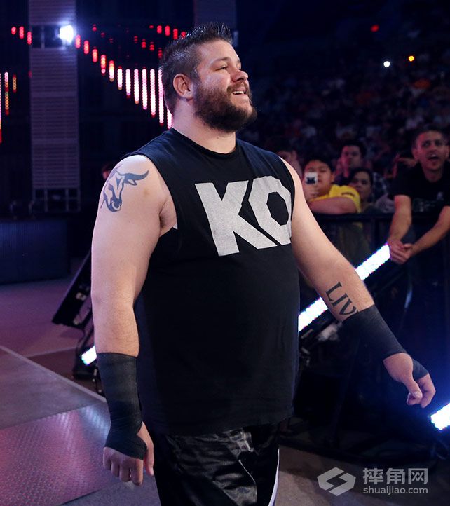 塞萨罗&内维尔对阵塞斯·罗林斯&凯文·欧文斯《WWE SmackDown 2015.08.14》