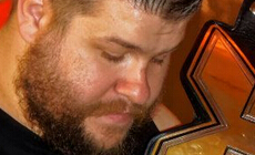 欧文斯仍持NXT冠军腰带或因WWE混淆视线