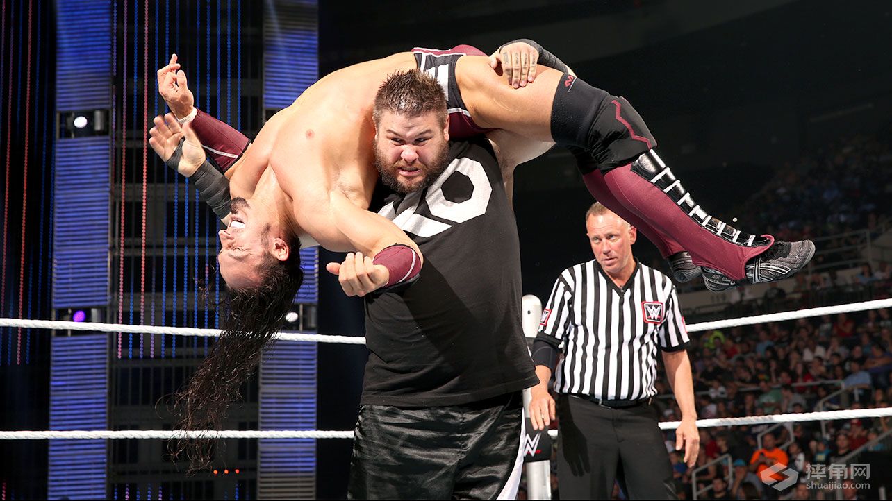 内维尔对阵欧文斯《wwe smackdown 2015.08.28》