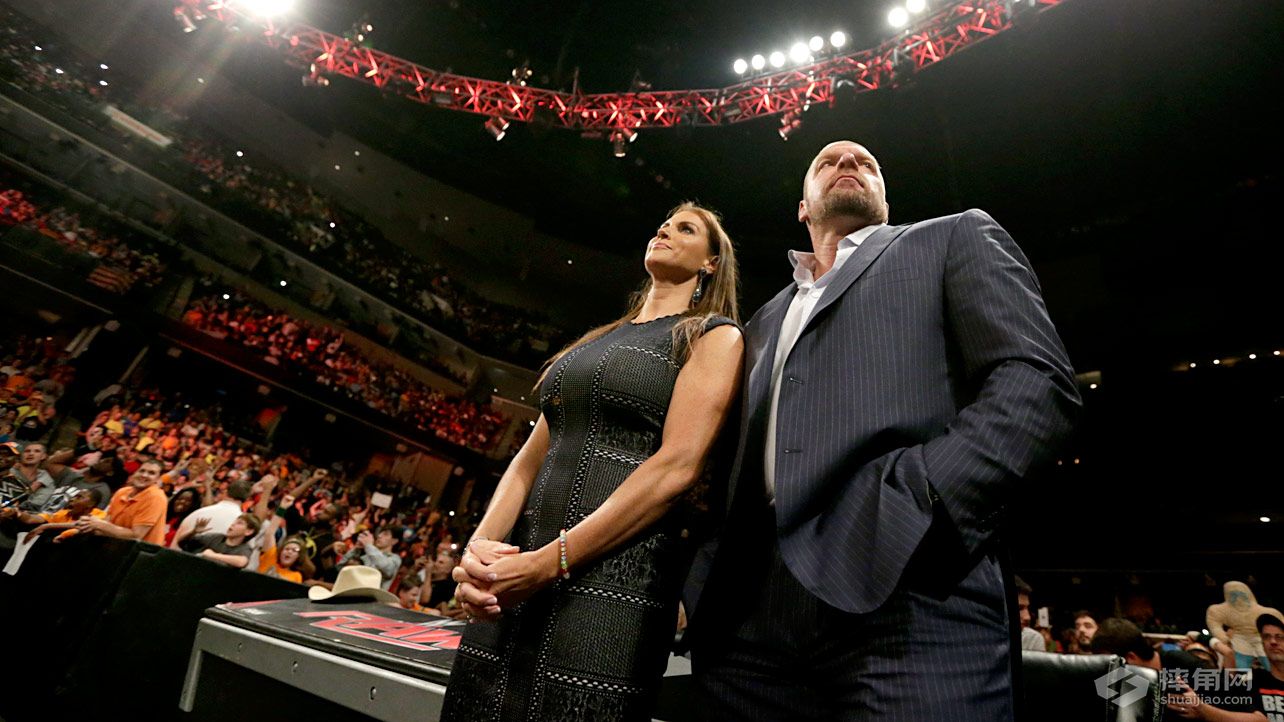 斯汀&塞纳对阵罗林斯&大秀哥《WWE RAW 2015.09.15》