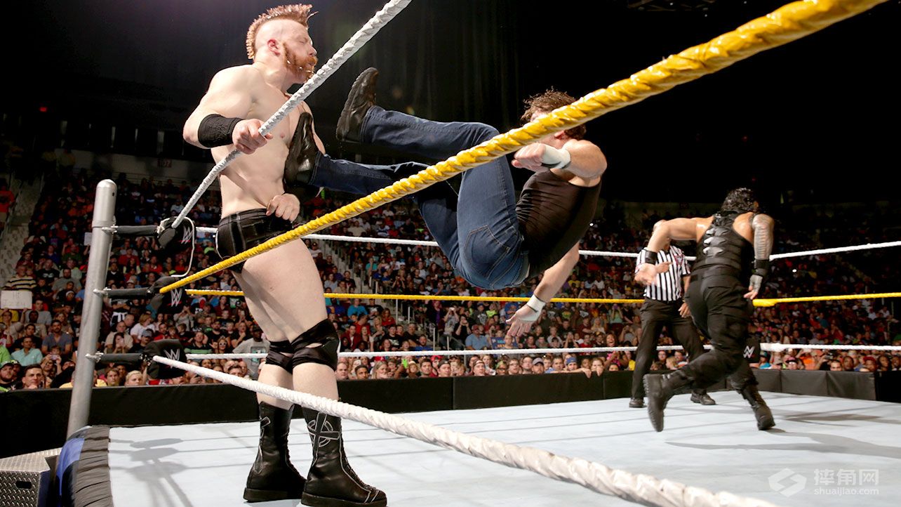 罗曼&迪安对阵希莫斯&罗林斯《WWE SmackDown 2015.09.18》