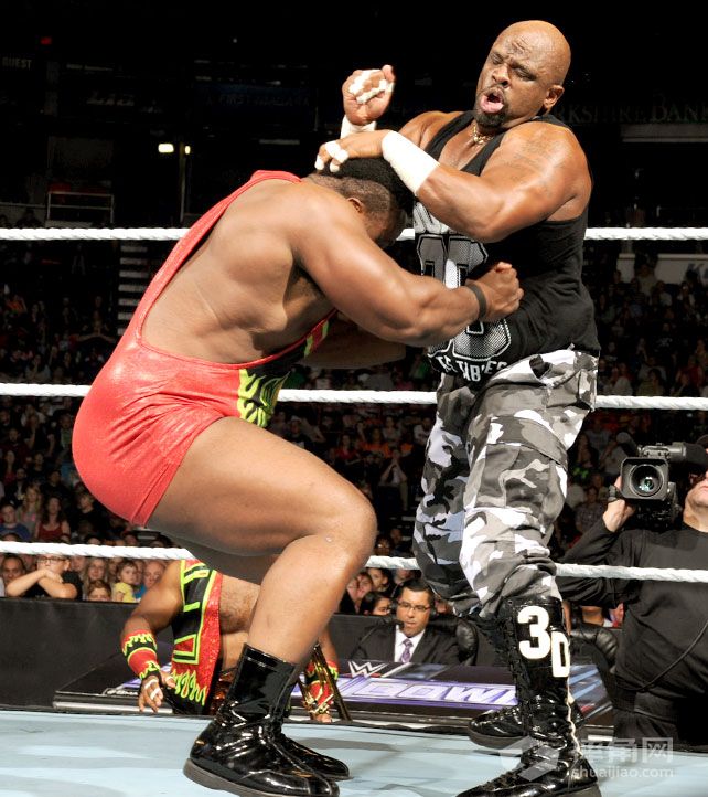 达德利男孩&凯恩对阵新一天&罗林斯《WWE SmackDown 2015.10.04》