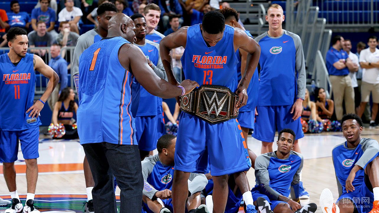 WWE泰德斯·奥尼尔主持佛罗里达男女子篮球赛揭幕仪式