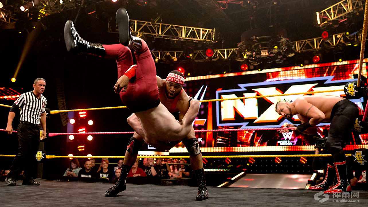 《WWE NXT 2015.10.15》视频组合图集