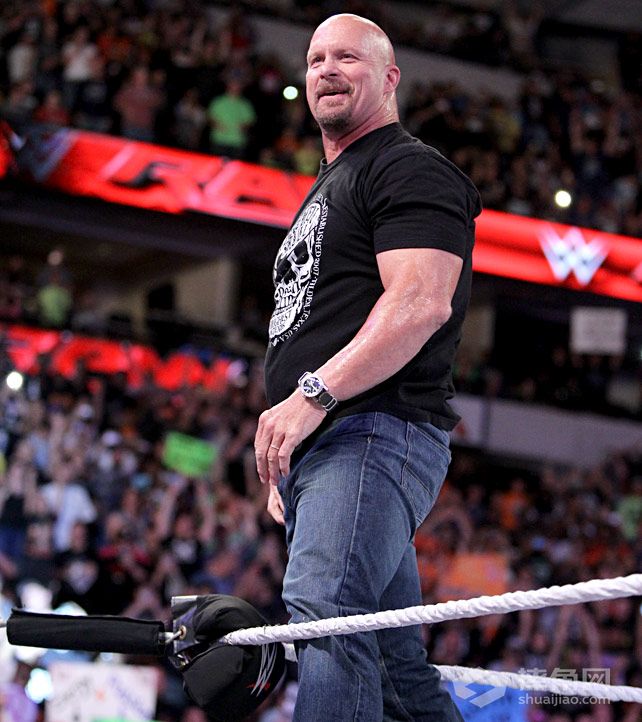 “冷石”史蒂夫·奥斯丁为RAW揭开序幕《WWE RAW 2015.10.20》