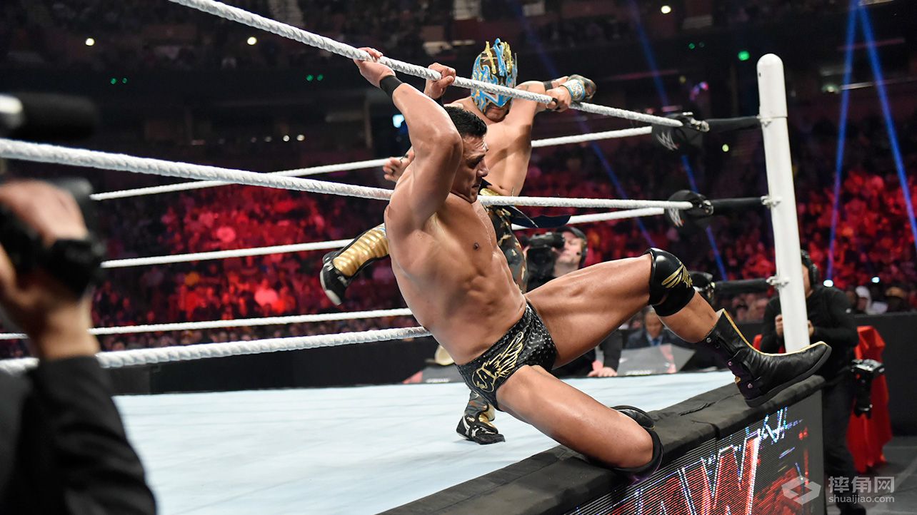 卡里斯托对阵阿尔伯托·德·里奥《WWE RAW 2015.11.17》