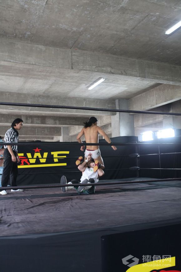 CWF!华人摔角联合会扬旗赛程图片