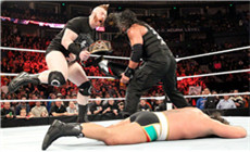 《RAW 2015.11.24》战报： 罗曼大战领导帮