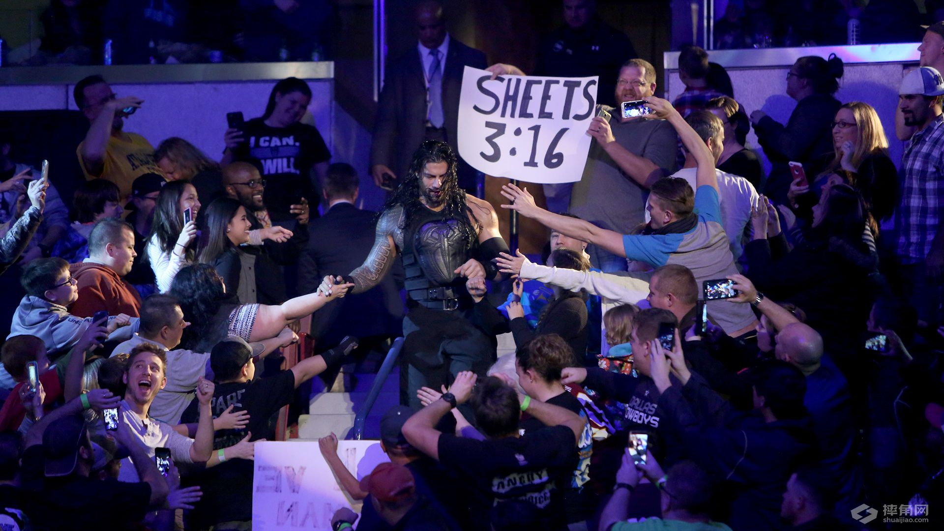 《WWE RAW 2015.12.08》视频组合图集
