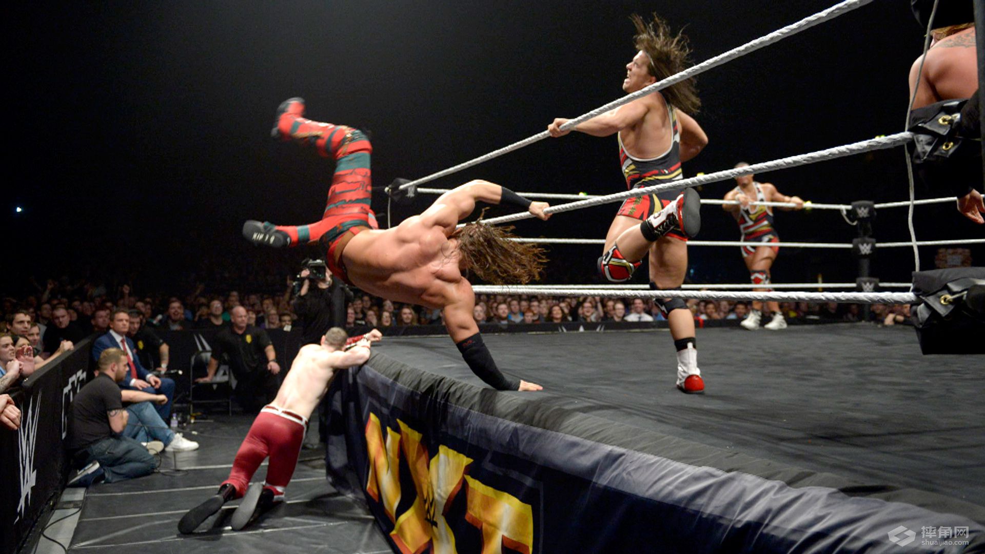 《WWE NXT 2015.12.24》视频组合图集