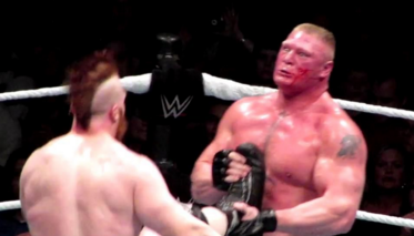 WWE野兽大战希莫斯，布洛克头破血流！