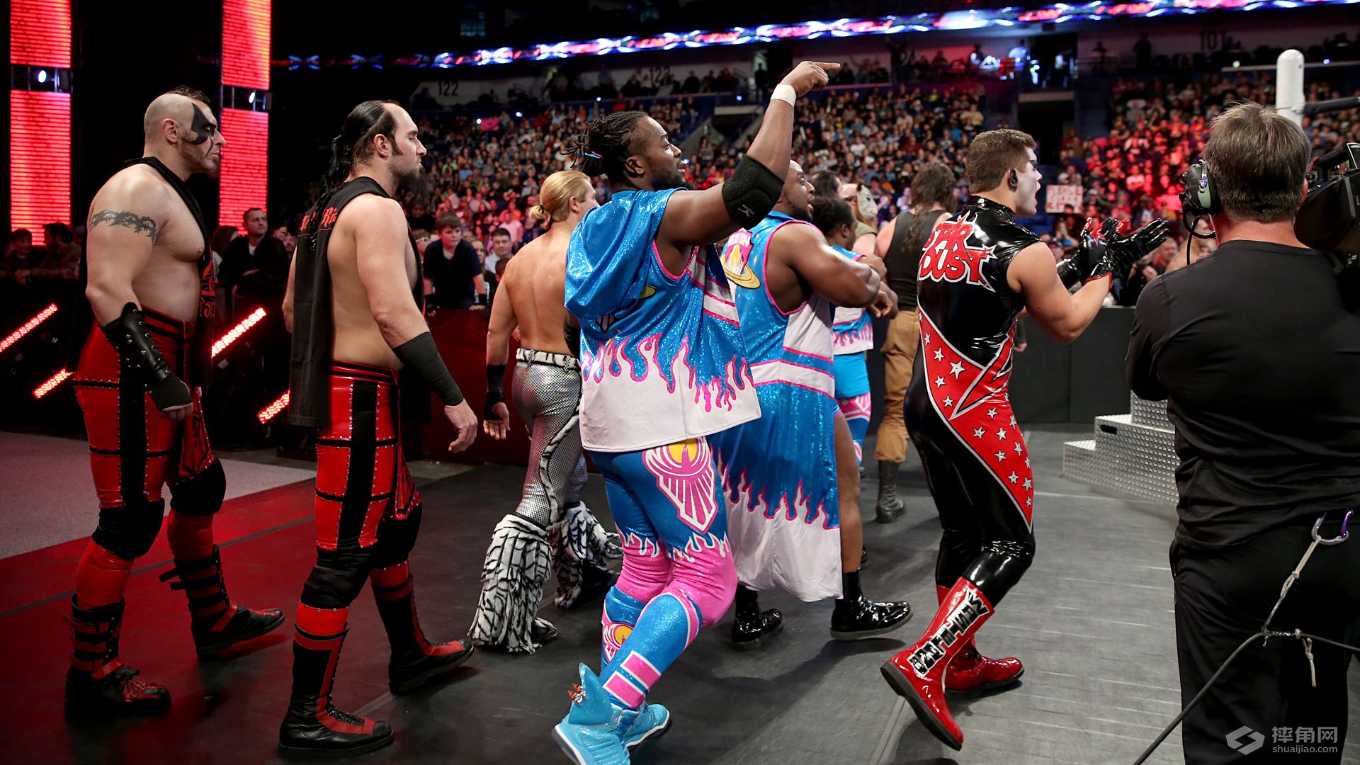 一对多强弱不等赛《WWE RAW 2016.01.12》